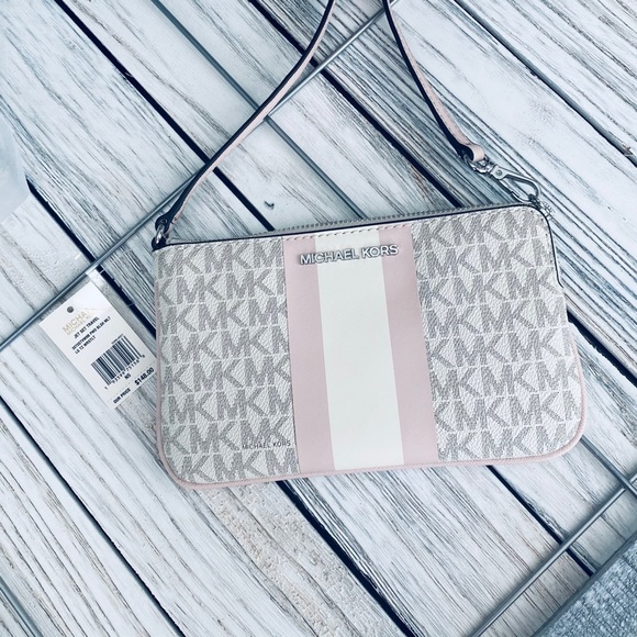 Michael Kors Wristlet - Picture 3 of 7